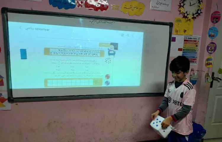 انجام تمرین کتاب با تاس و چرخنده 2