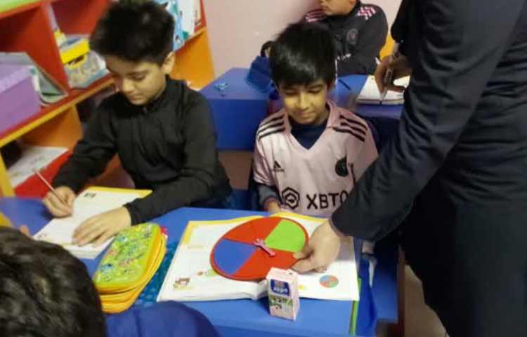 انجام تمرین کتاب با تاس و چرخنده 5