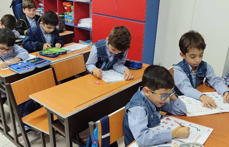 انجام دادن تمرینات کتاب کار فارسی 2