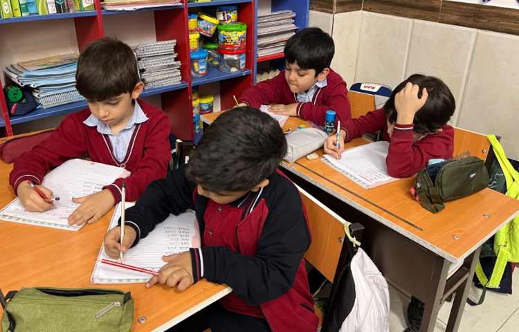 انجامِ ALV Notebook در کلاس-زنگ زبان عمومی 1