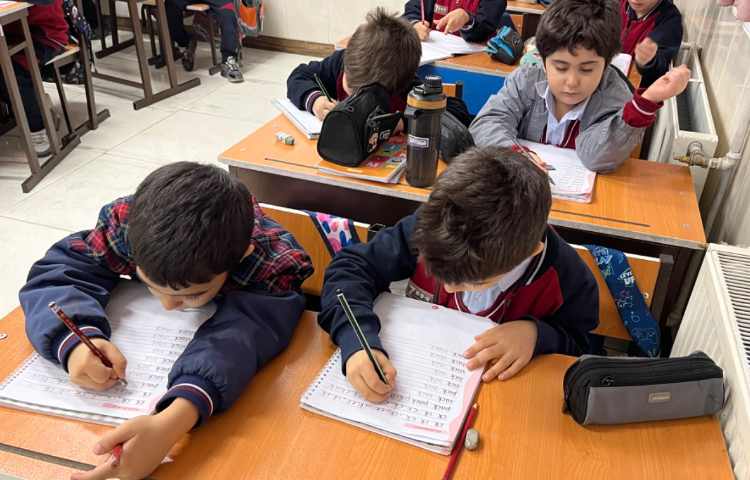 انجامِ ALV Notebook در کلاس-زنگ زبان عمومی 3