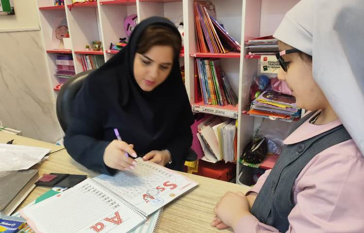 انجام سنجش تصادفی زبان انگلیسی توسط سوپروایزر زبان 2