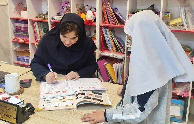 انجام سنجش تصادفی زبان انگلیسی توسط سوپروایزر زبان 2