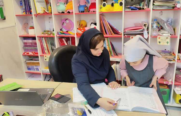 انجام سنجش تصادفی زبان انگلیسی توسط سوپروایزر زبان 3