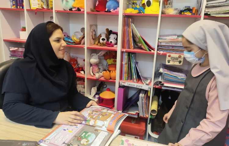 انجام سنجش تصادفی زبان انگلیسی توسط سوپروایزر زبان 3