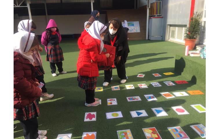 انجام طرح غوطه وری یا Immersion method در زنگها تفریحی 1