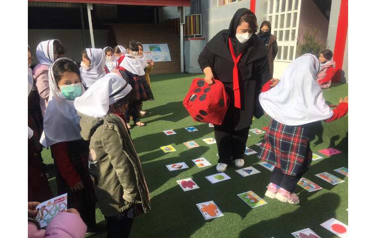 انجام طرح غوطه وری یا Immersion method در زنگها تفریحی 4