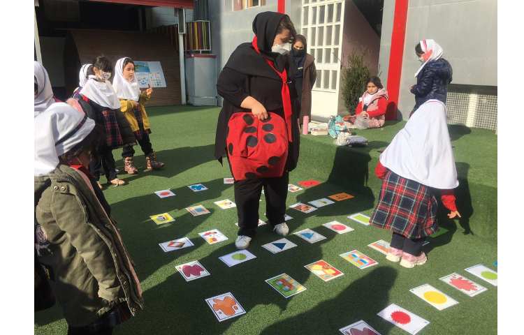 انجام طرح غوطه وری یا Immersion method در زنگها تفریحی 5