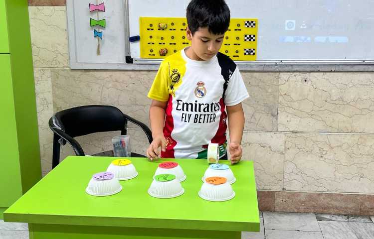 انجام فعالیت roll and choose برای مرور مطالب. 2