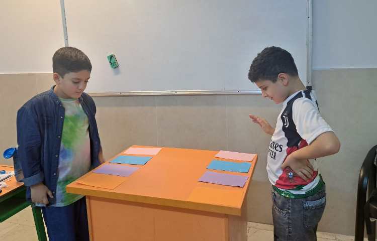 انجام فعالیت don't touch the color برای مرور مطالب 4