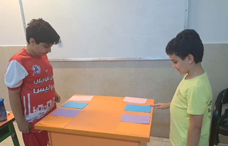 انجام فعالیت don't touch the color برای مرور مطالب 6