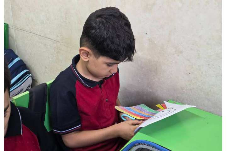 انجام فعالیت Fine Motor Skills به همراه رنگ آمیزی و قیچی کردن از روی نقطه چین ها 7