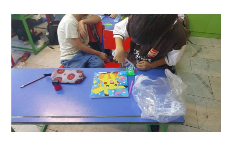 انجام فعالیت تابلو الماسی در زنگ دست سازه ها 1