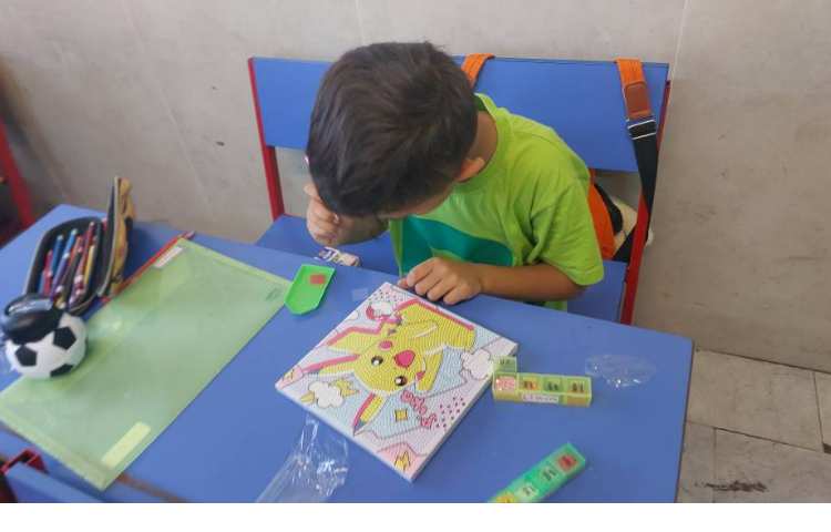 انجام فعالیت تابلو الماسی در زنگ دست سازه ها