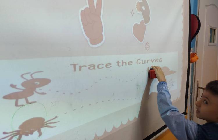 انجام فعالیت دست ورزی همراه گل پسرای عزیزم 2