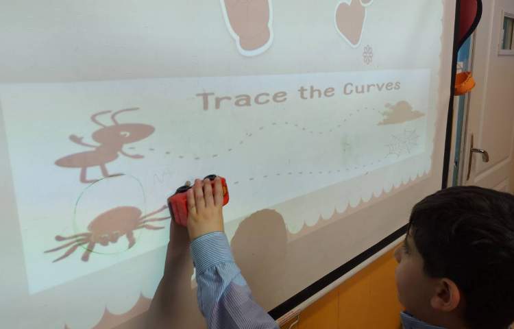 انجام فعالیت دست ورزی همراه گل پسرای عزیزم 3