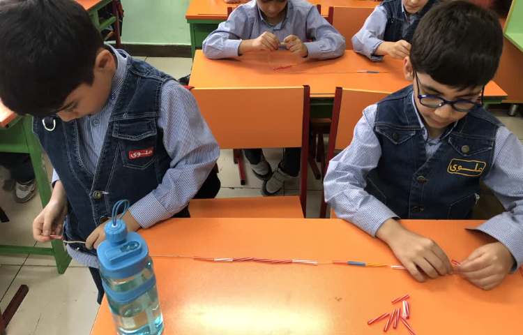 انجام فعالیت دست ورزی 1