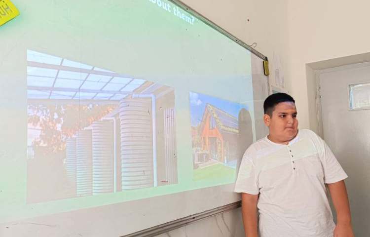 انجام فعالیت مربوط به بخش Smart Buildings 2