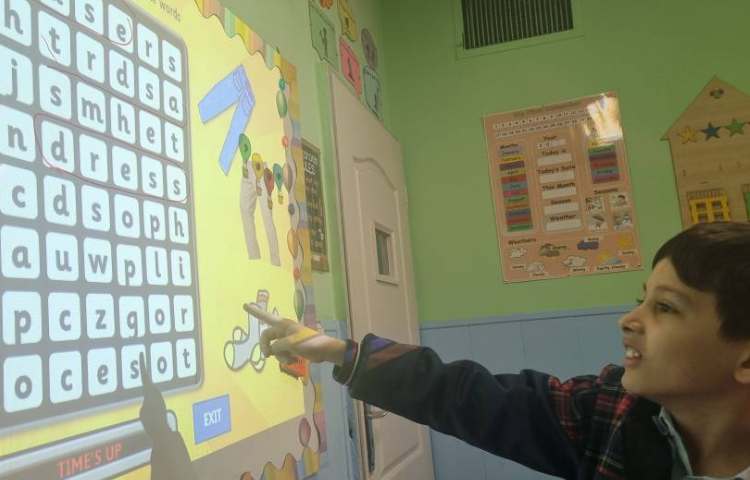 انجام فعالیت مربوط به تدریس لباس ها. بخش 2 کتاب ODI 2 2