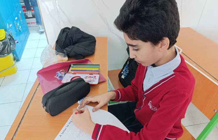انجام فعالیت مربوط به روز سالمندان در زنگ General English 3