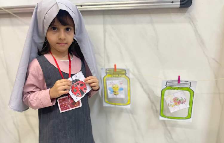 انجام فعالیت مربوط به Bugs شناخت حشرات 1