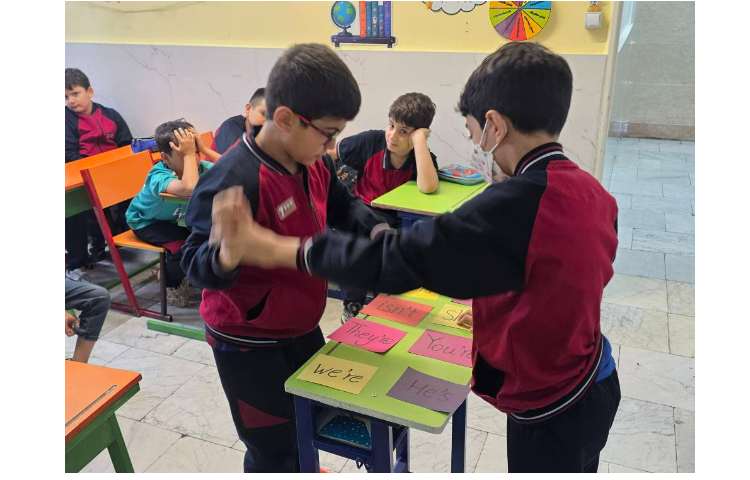 انجام فعالیت مربوط به شکل‌کوتاه کلمات 5