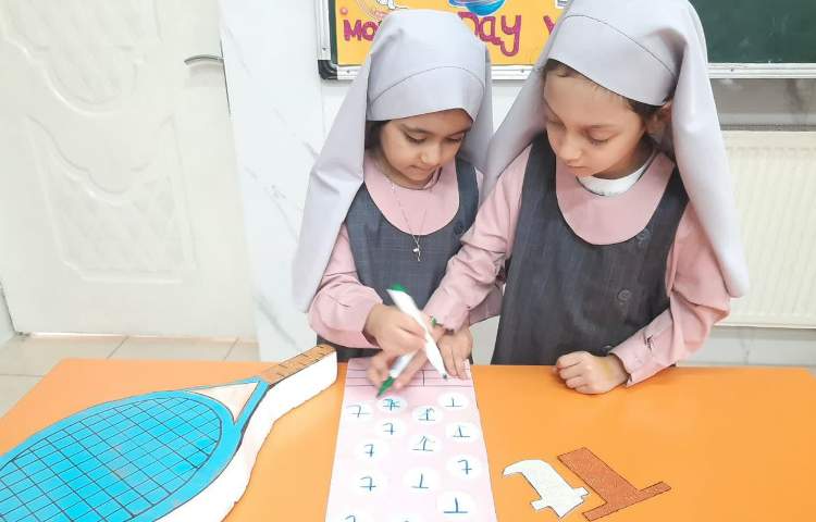 انجام فعالیت مربوط به Letter T 1