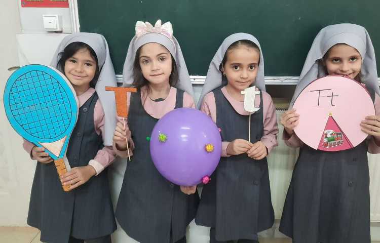 انجام فعالیت مربوط به Letter Formation 1