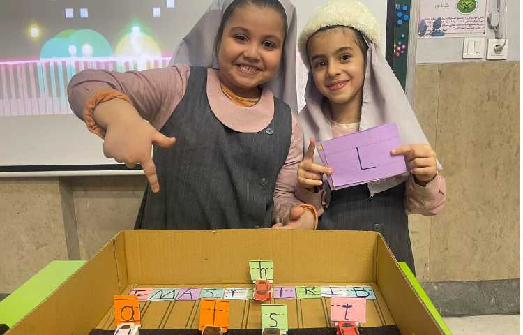 انجام فعالیت مربوط به Phonics 1