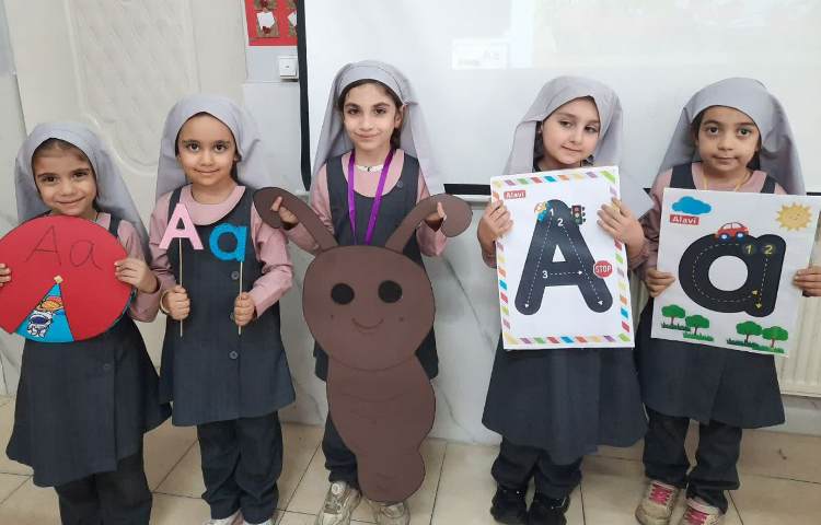 انجام فعالیت مربوط به Letter Formation 2