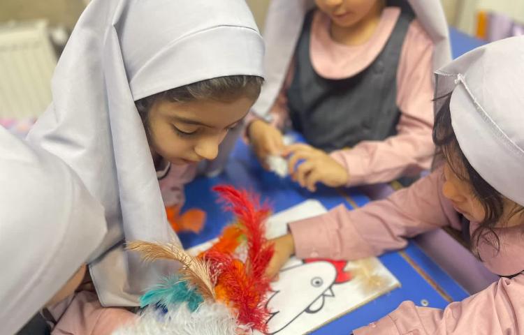 انجام فعالیت مربوط به Fine motor skills 3