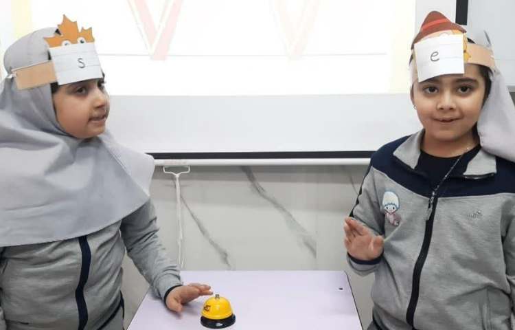 انجام فعالیت مربوط به Phonics 3