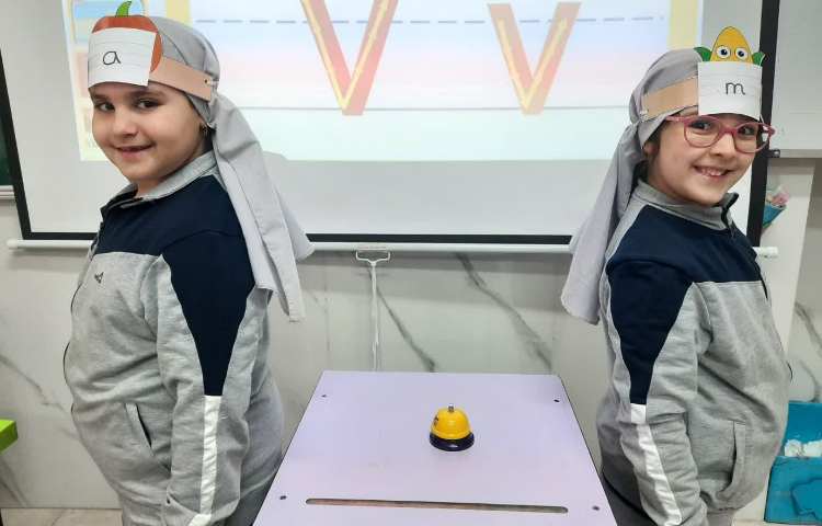 انجام فعالیت مربوط به Phonics