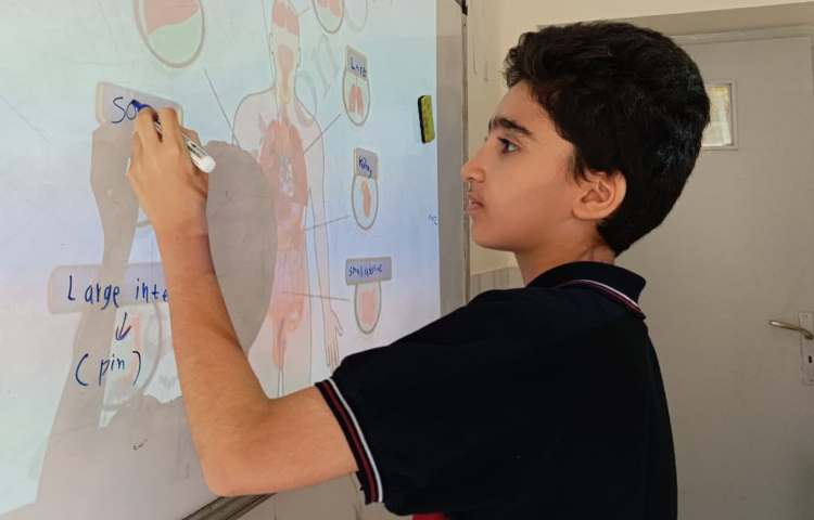 انجام فعالیت‌های متنوع در زنگ Science 3