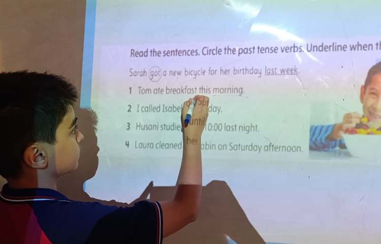 انجام فعالیت‌های مربوط به کتاب در زنگ General English 1
