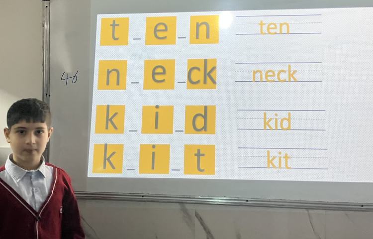 انجام فعالیت‌های مربوط به Phonics 4