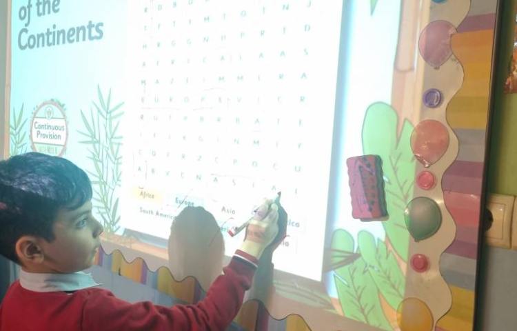 انجام فعالیت های پروژه هفته علوم، آشنایی با قاره ها 1