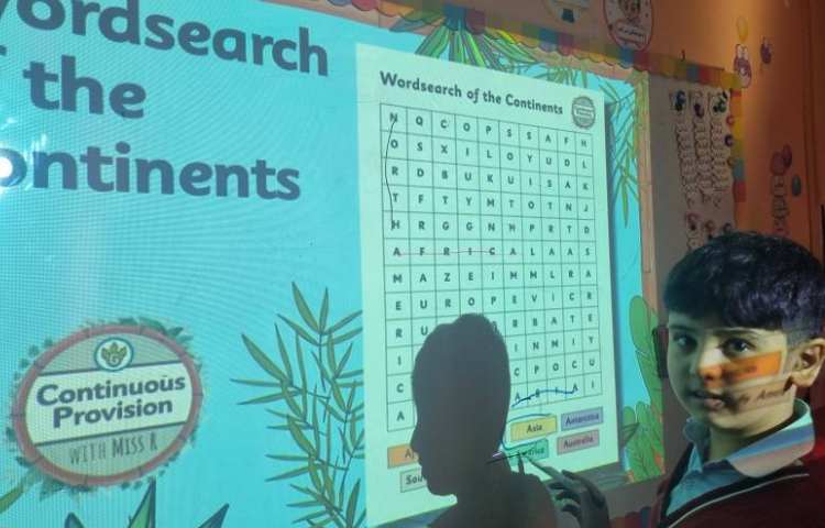 انجام فعالیت های پروژه هفته علوم، آشنایی با قاره ها 13