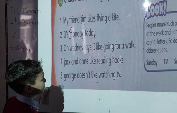 انجام فعالیت‌های کتاب-زنگ زبان عمومی 3