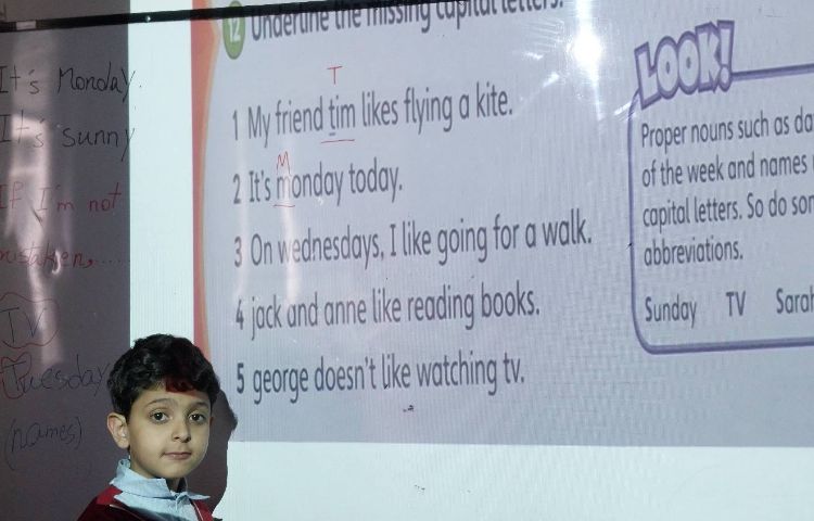 انجام فعالیت‌های کتاب-زنگ زبان عمومی 4