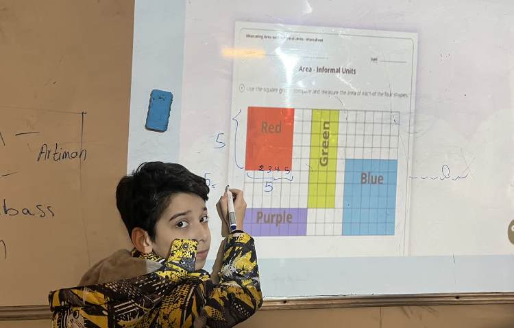 انجام فعالیت های کتاب برای مبحث area Math 2