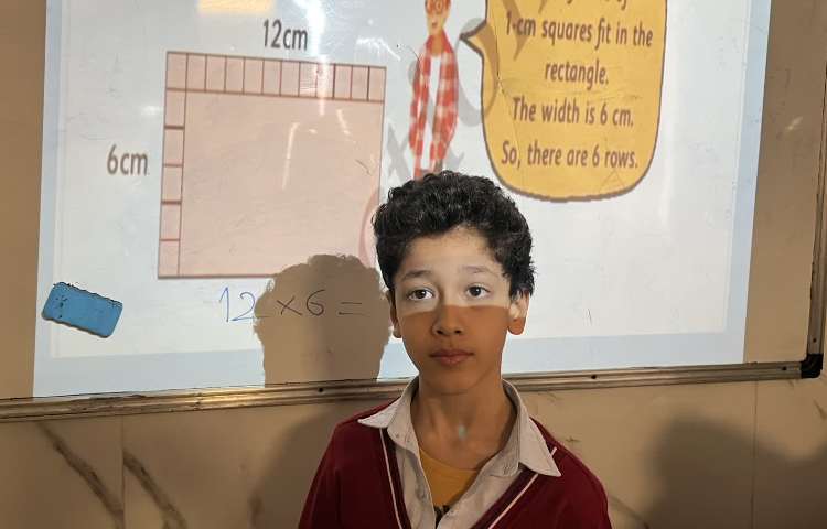 انجام فعالیت های کتاب برای مبحث area Math 3