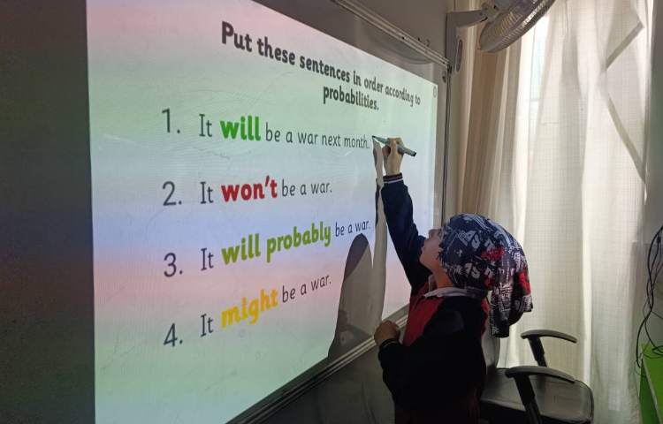 انجام فعالیت های کتاب در زنگ General English 1