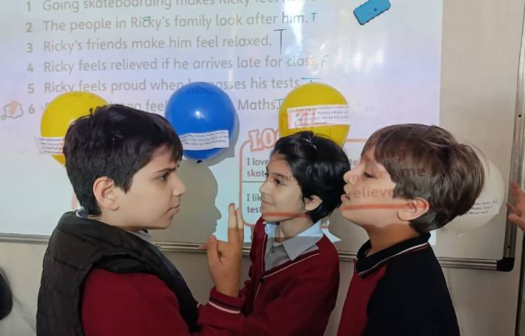 انجام فعالیت‌های کتاب در زنگ General 1