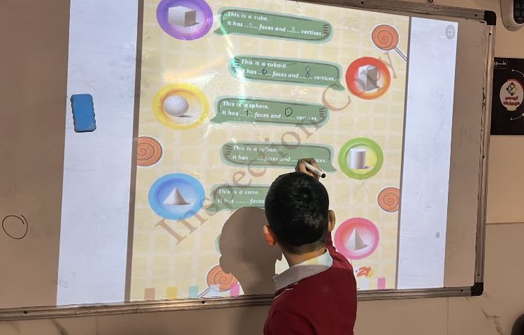 انجام فعالیت‌های کتاب در زنگ Math 1