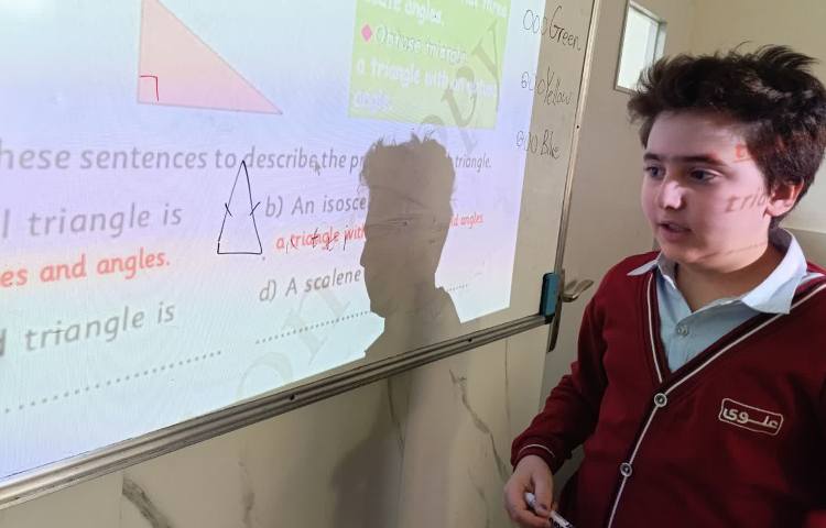 انجام فعالیت‌های کتاب در زنگ Math 1