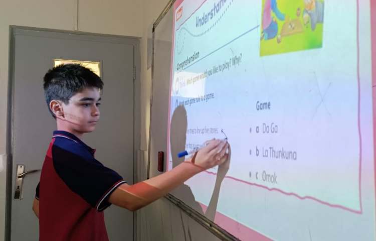 انجام فعالیت‌های کتاب در زنگ General English 3