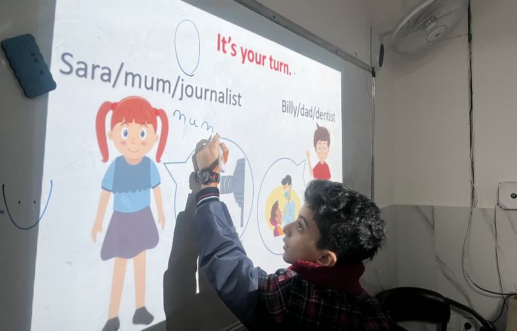 انجام فعالیت‌های کتاب در زنگ General English 4