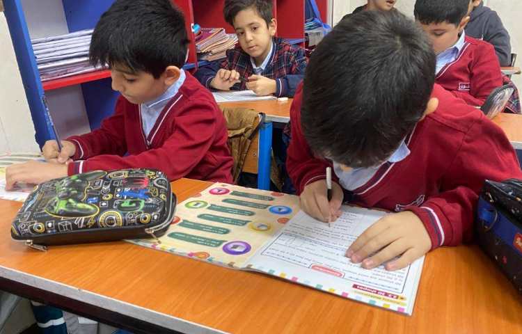 انجام فعالیت‌های کتاب Math در کلاس 3