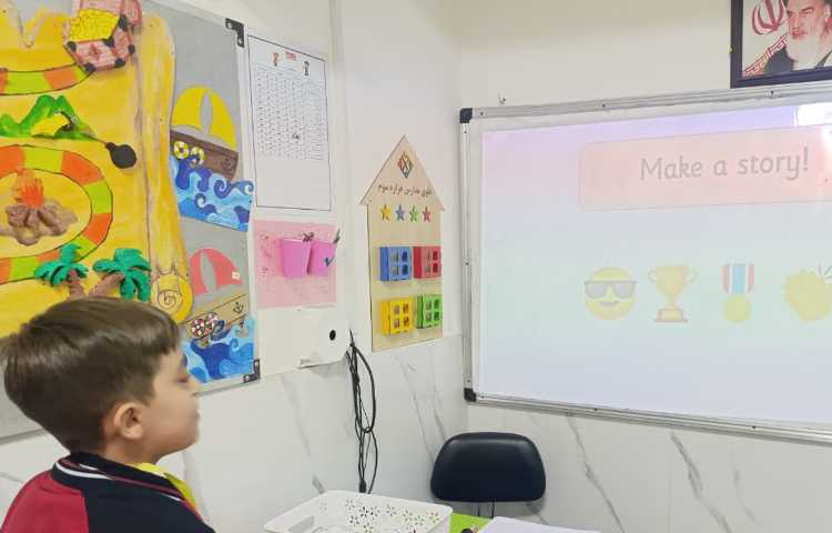 انجام فعالیت‌های کتاب و تمرین جمله‌سازی در زنگ General English 3